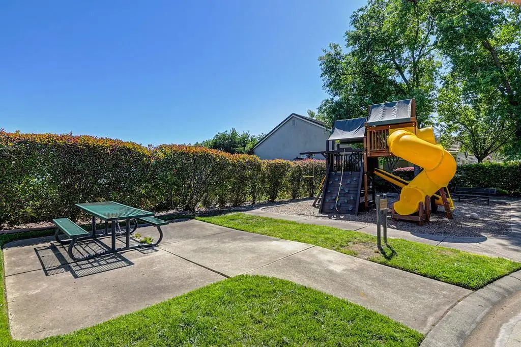 2416 Konvalin Oaks Lane, Carmichael