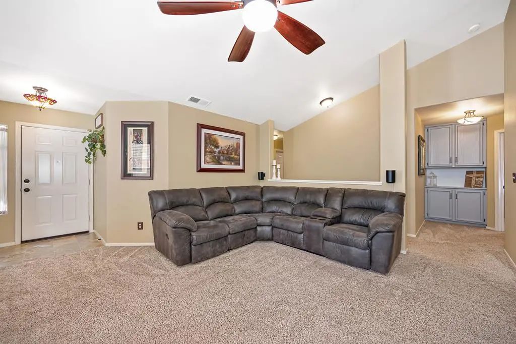 1375 Cobblestone Drive, Lincoln
