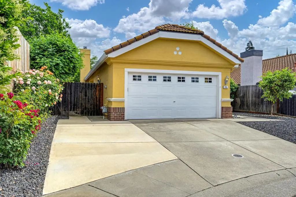 205 Pelham Court, Roseville