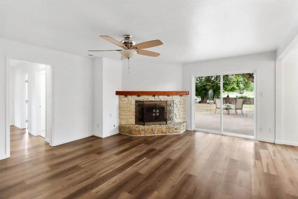 1421 Oakmont Drive, Roseville
