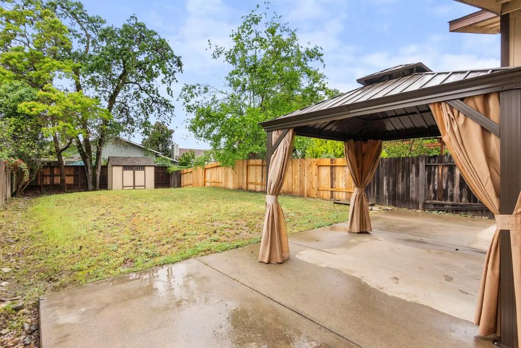 3586 Sun Knoll Drive, Loomis