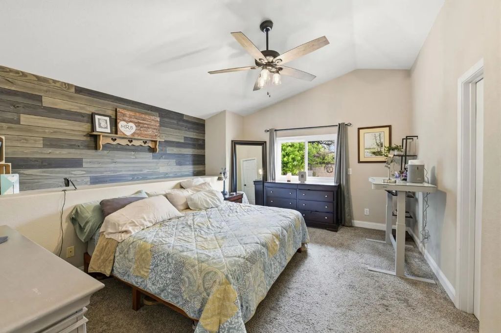 2010 Mineral Springs Drive, Roseville