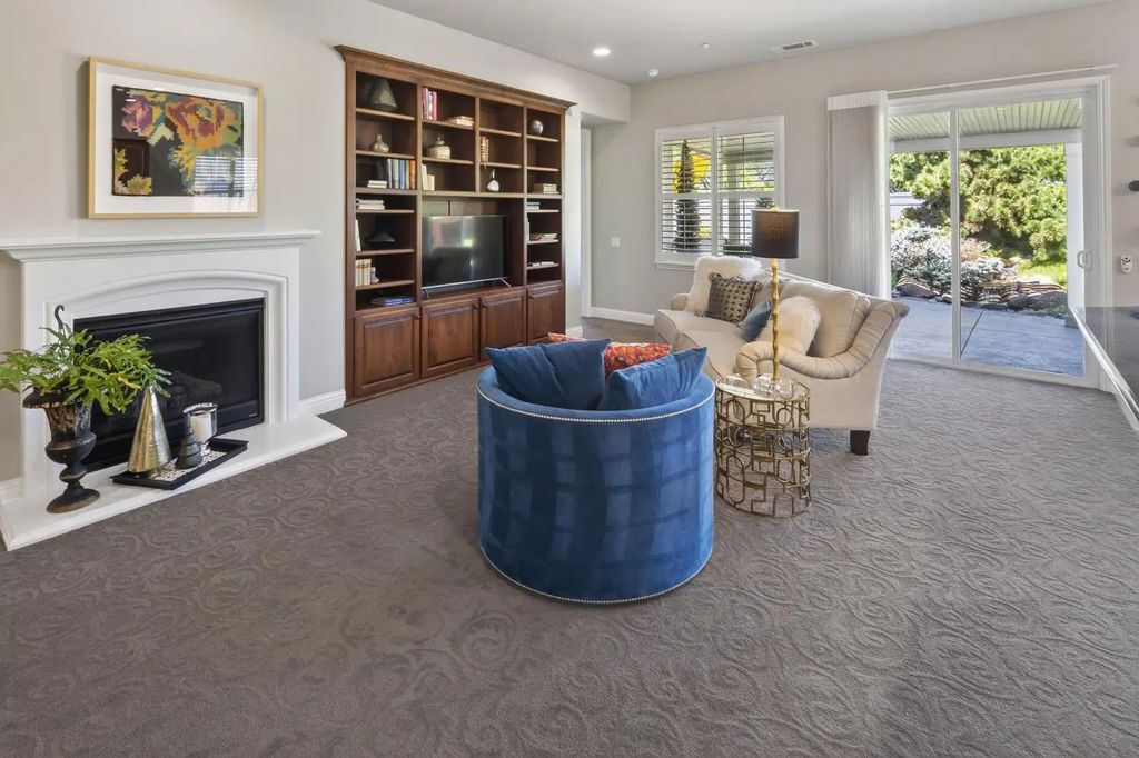 2056 Arlington Drive, Roseville