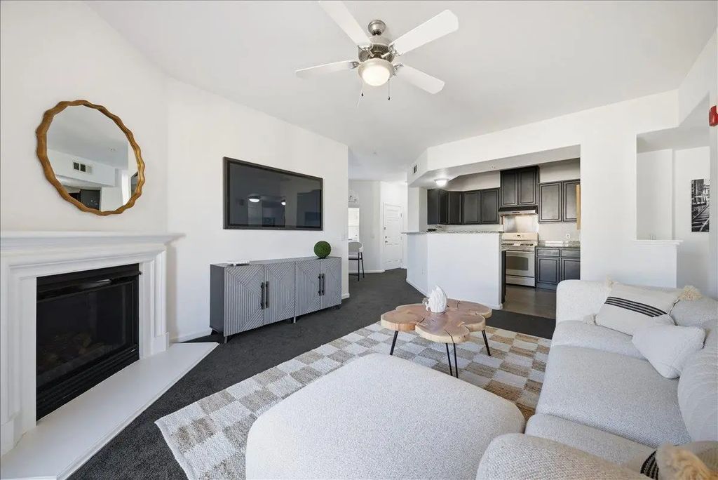 700 Moon Circle 733, Folsom