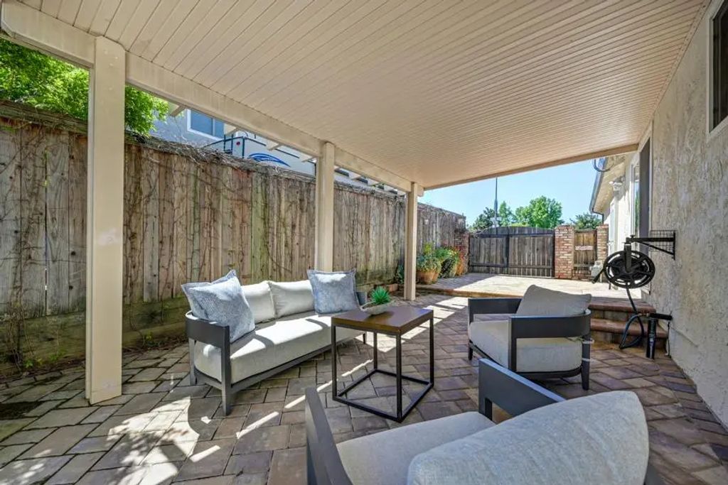 5100 Oak Point Way, Fair Oaks