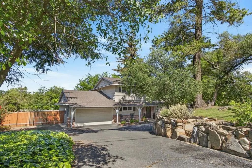 8037 N Lake Circle, Granite Bay