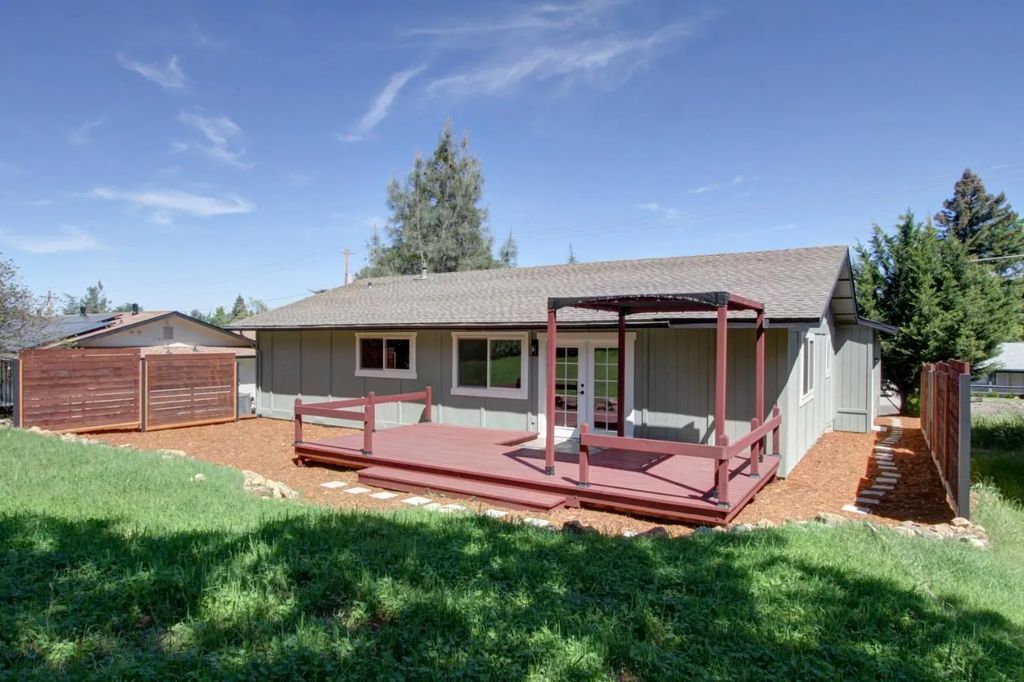 13740 Torrey Pines Drive, Auburn