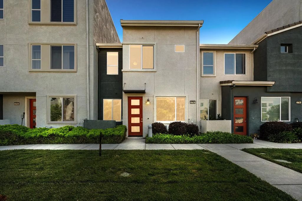3790 E Commerce Way, Sacramento