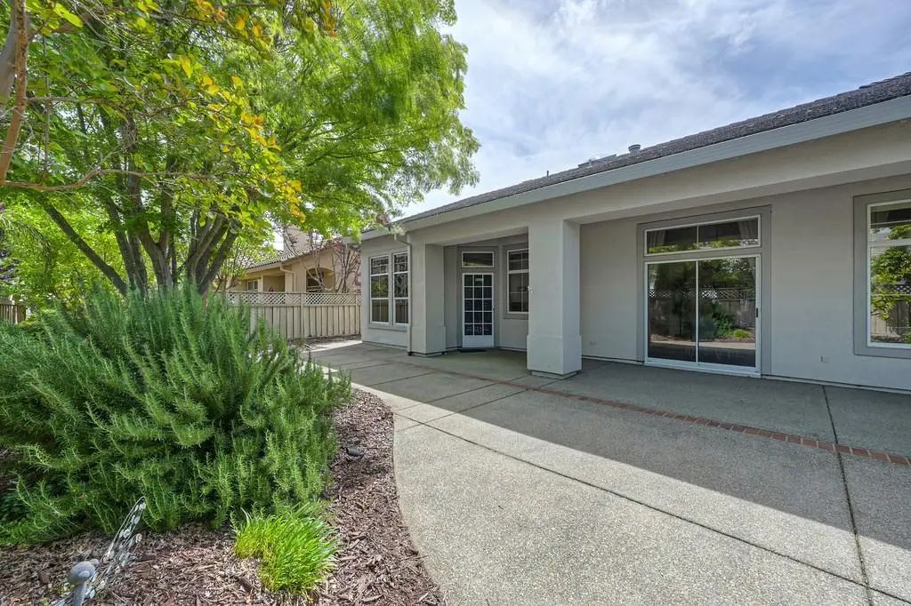 808 Dragonfly Court, Roseville