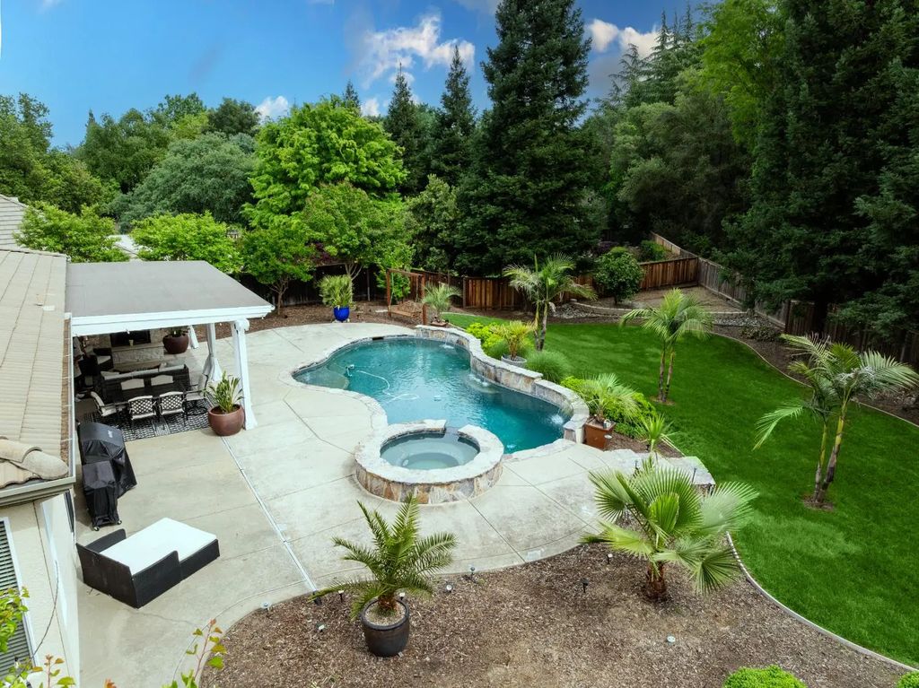 9251 Courtney Way, Roseville