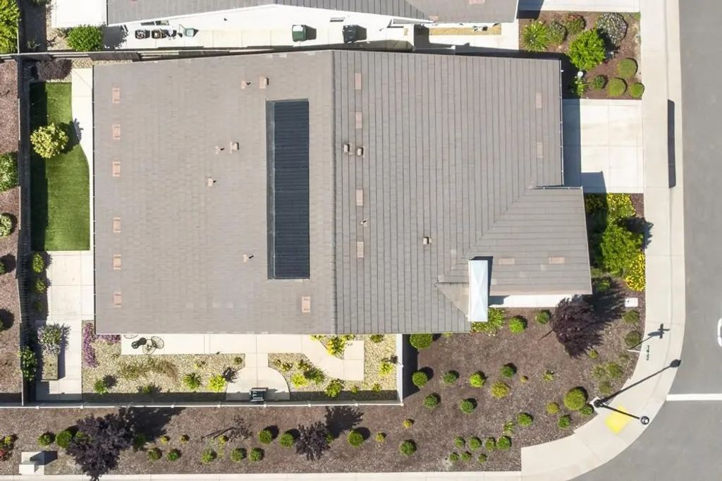 601 Voyager Court, Roseville