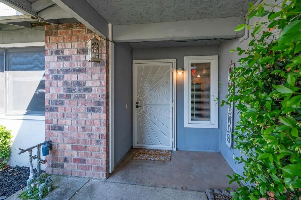 8445 Juglans Drive, Orangevale