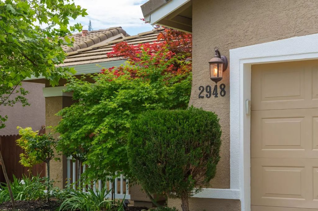 2948 Red Clover Way, Lincoln