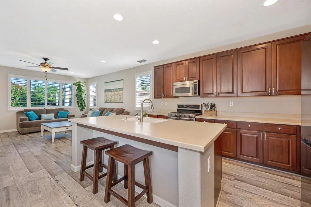 1649 Snapdragon Lane, Roseville