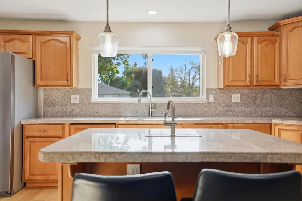 5295 Baumgart Way, Carmichael