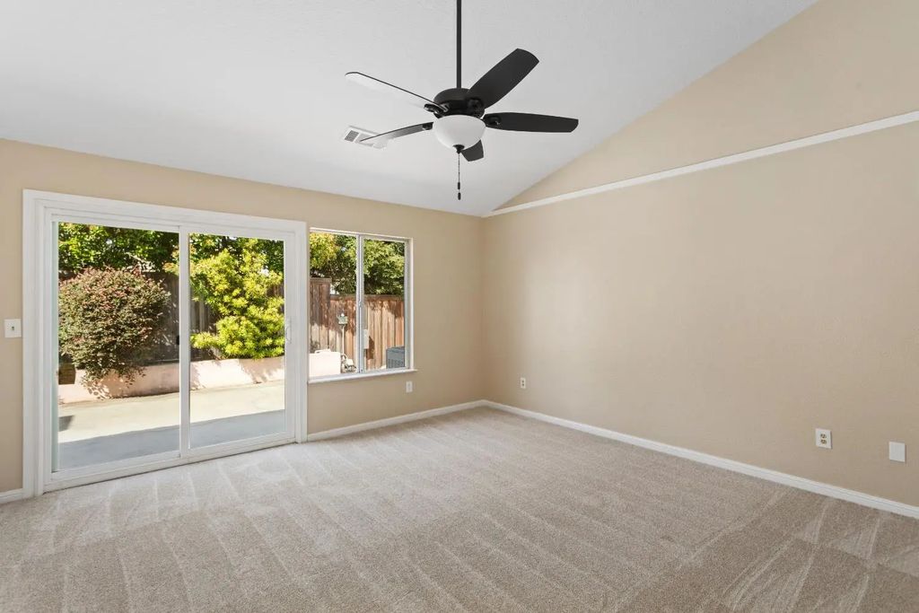3301 El Valle Way, Antelope