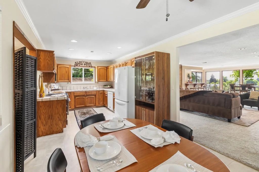 7545 Cardwell Avenue, Orangevale