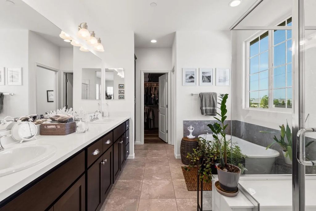 7152 Greenford Way, Roseville