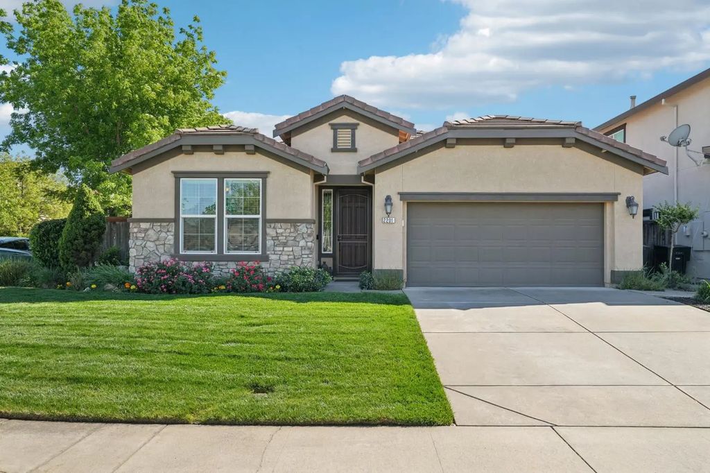2201 Clearbrook Circle, Roseville