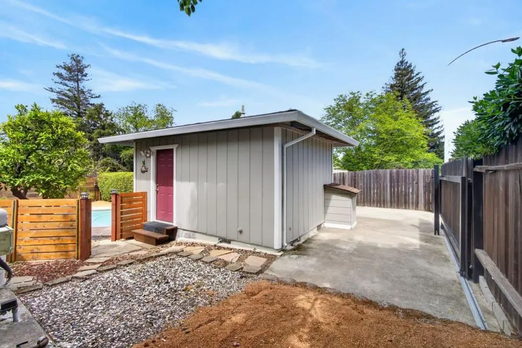 8509 Hans Engel Way, Fair Oaks