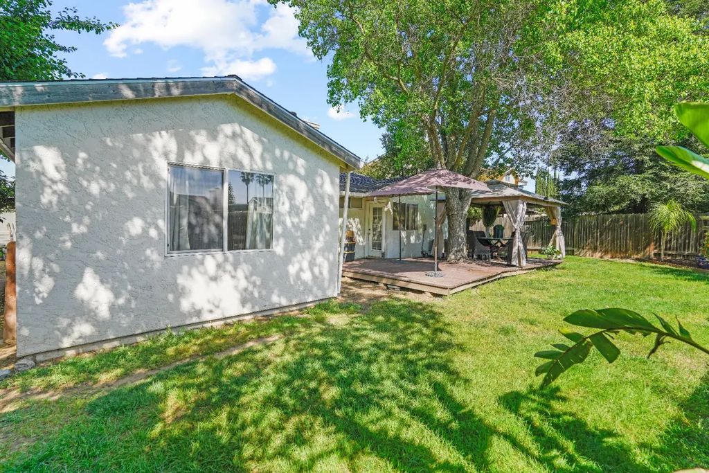 602 Oakborough Avenue, Roseville