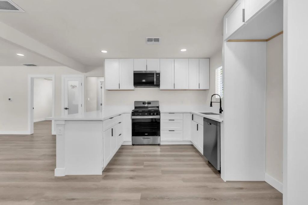 3214 U Street, Antelope