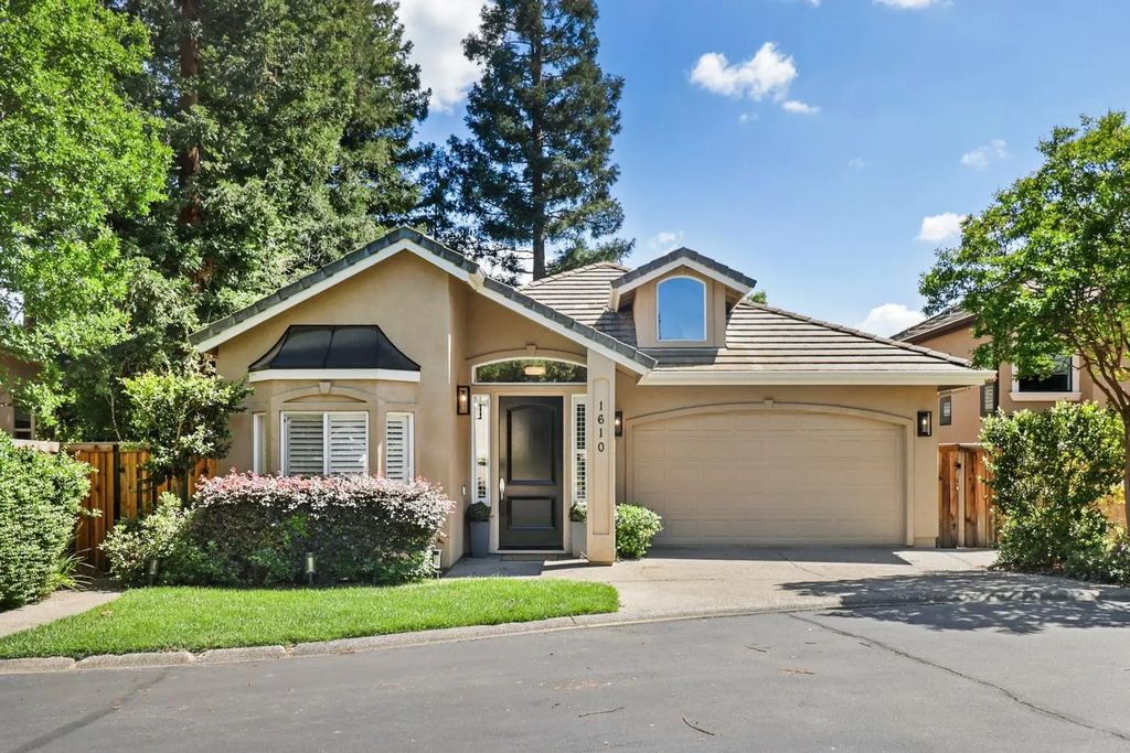 1610 Arden Bluffs Lane, Carmichael