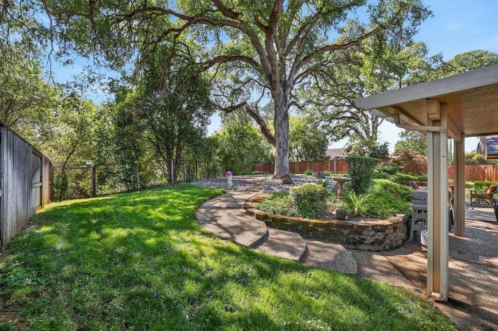 202 Firestone Drive, Roseville