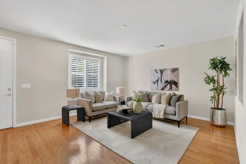 3033 Parkham Drive, Roseville