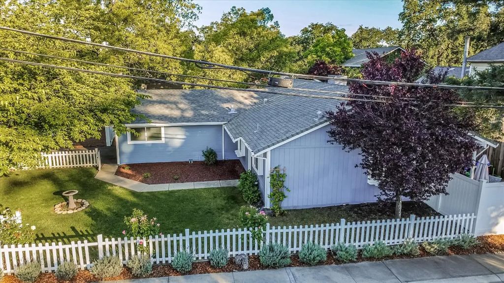 3680 Maple Street, Rocklin