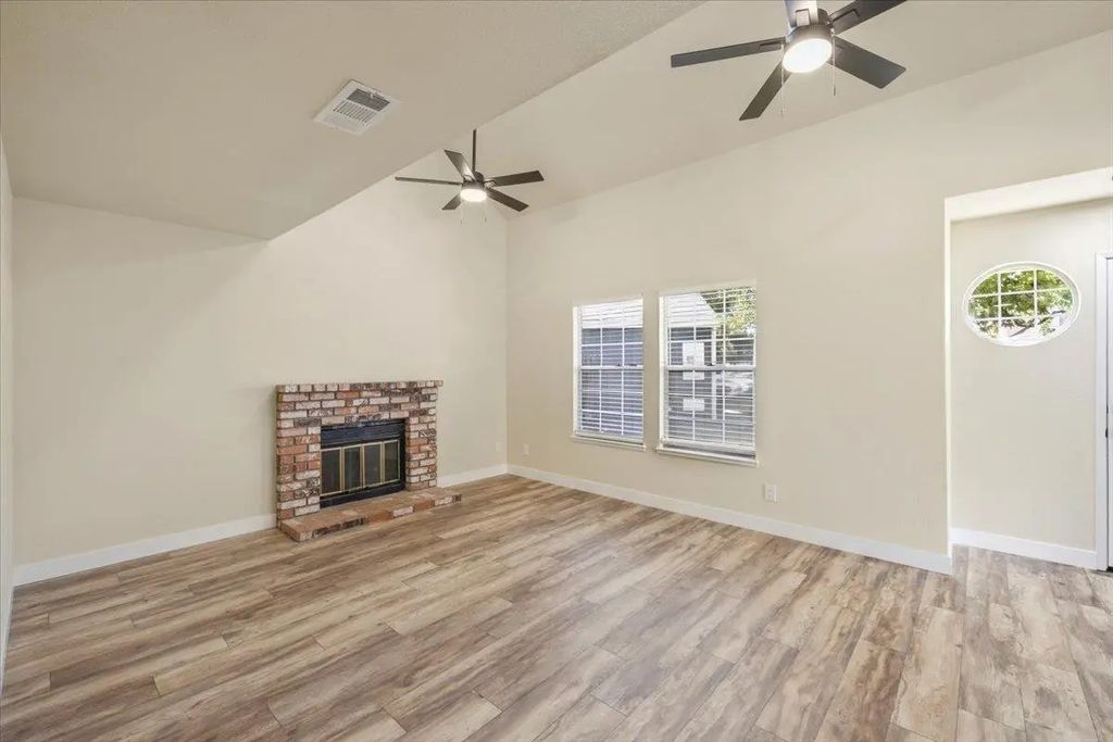 1049 Old Mill Circle, Roseville