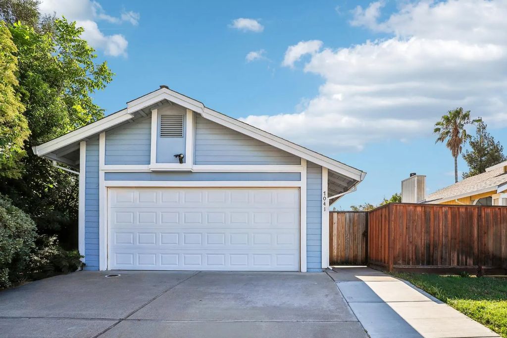 7041 Verdure Way, Elk Grove