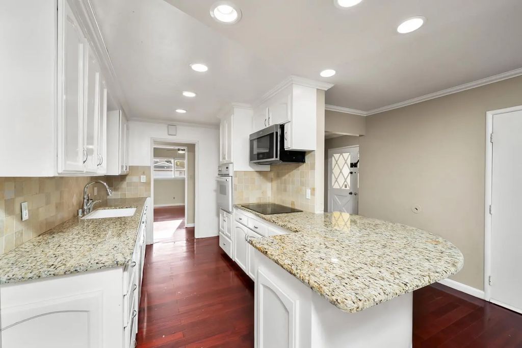 1500 Dana Way, Roseville