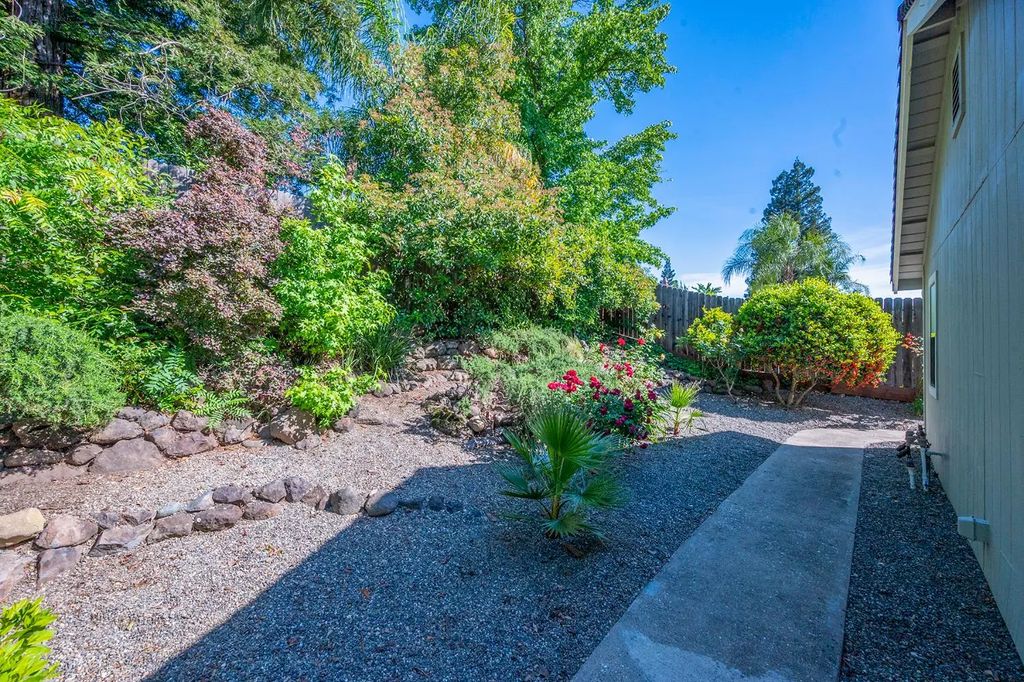 1336 Stonebridge Way, Roseville
