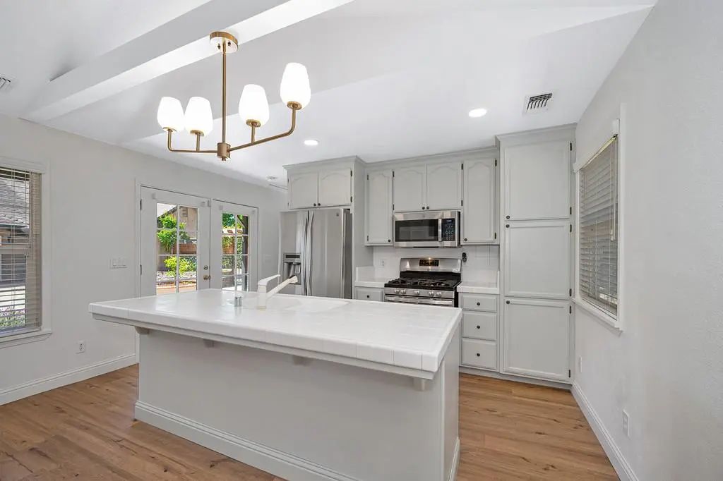 8685 Hickory Leaf Place, Orangevale