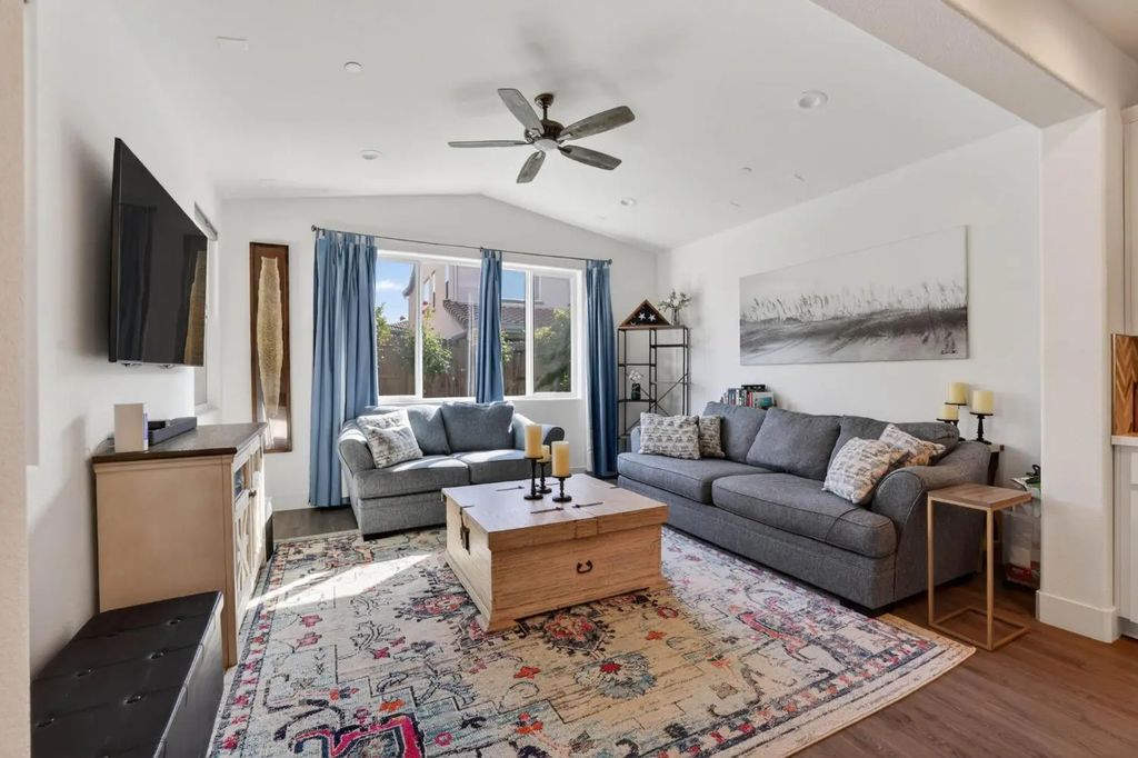 763 Lovejoy Lane, Lincoln