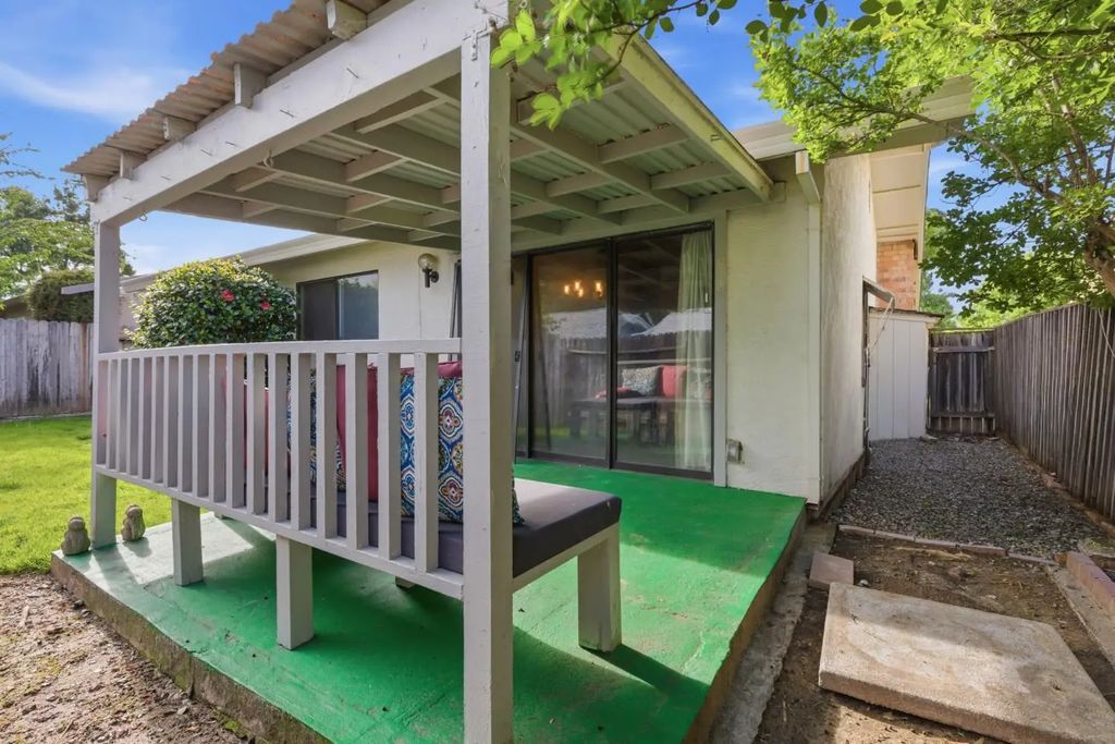 6613 Mercedes Avenue, Citrus Heights