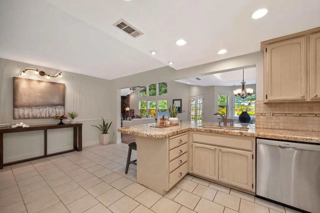 1859 Hillmont Way, Roseville