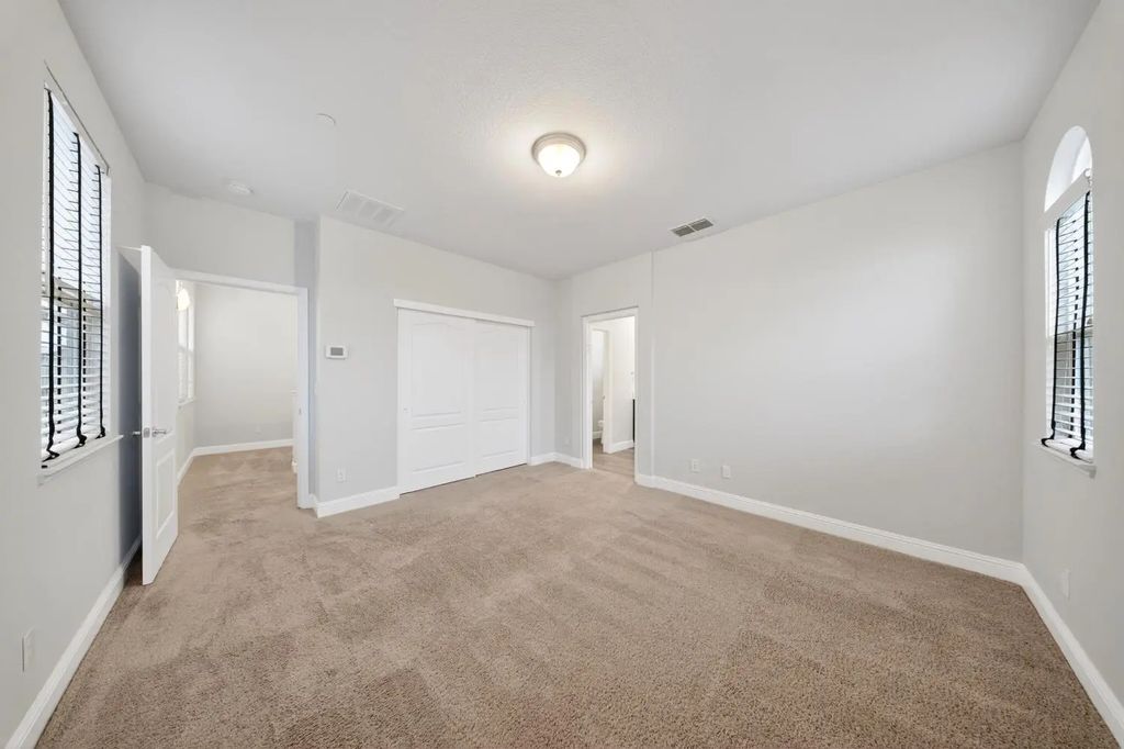 203 Rochdale Street, Roseville