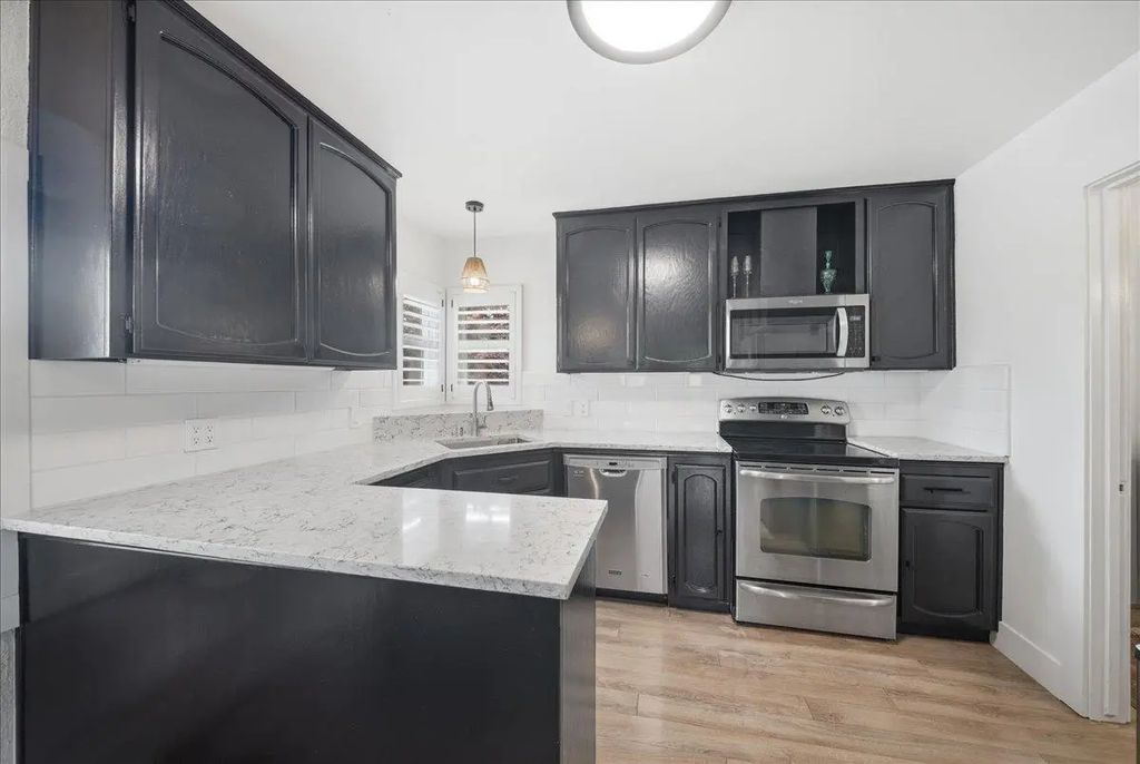 10200 Indian Hill Road, Newcastle