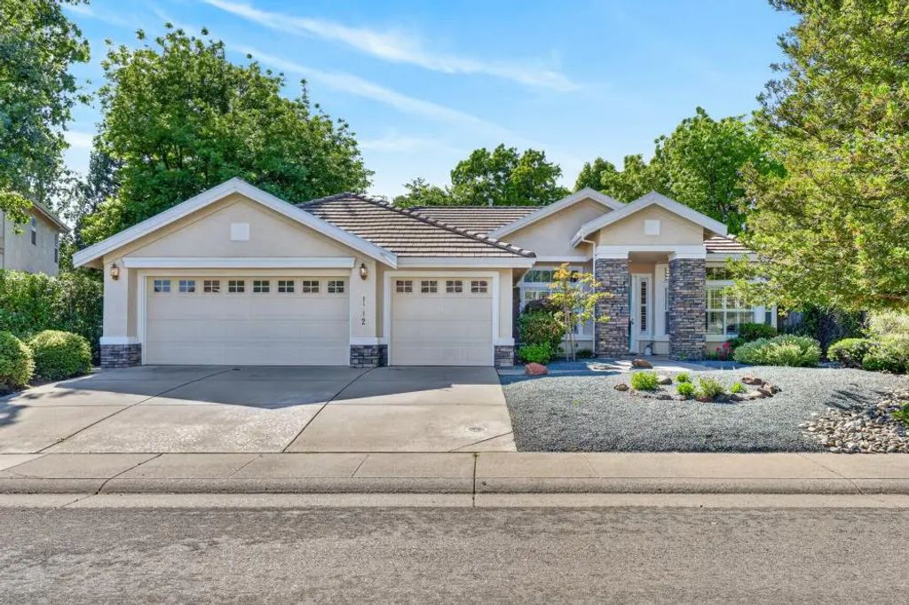1112 Brookline Circle, Roseville