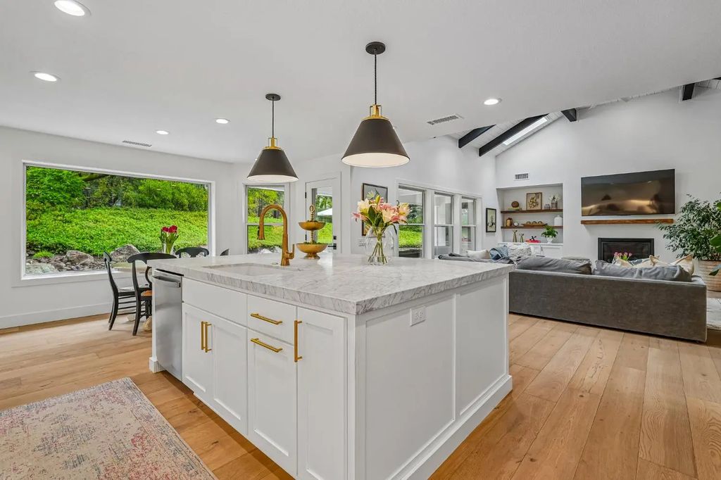 1440 Shadow Rock Drive, Auburn