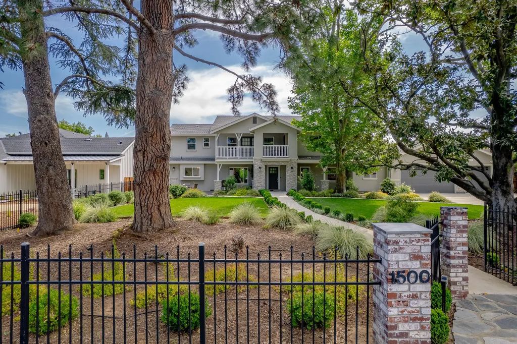 1500 Mission Avenue, Carmichael