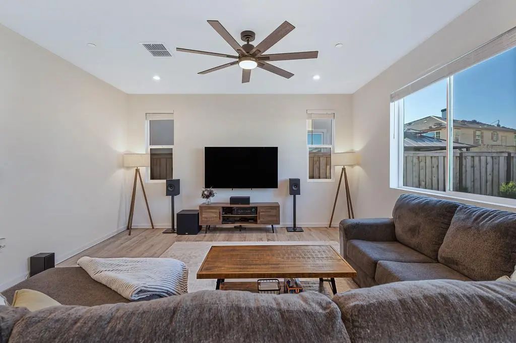 4049 Molten Creek Way, Roseville