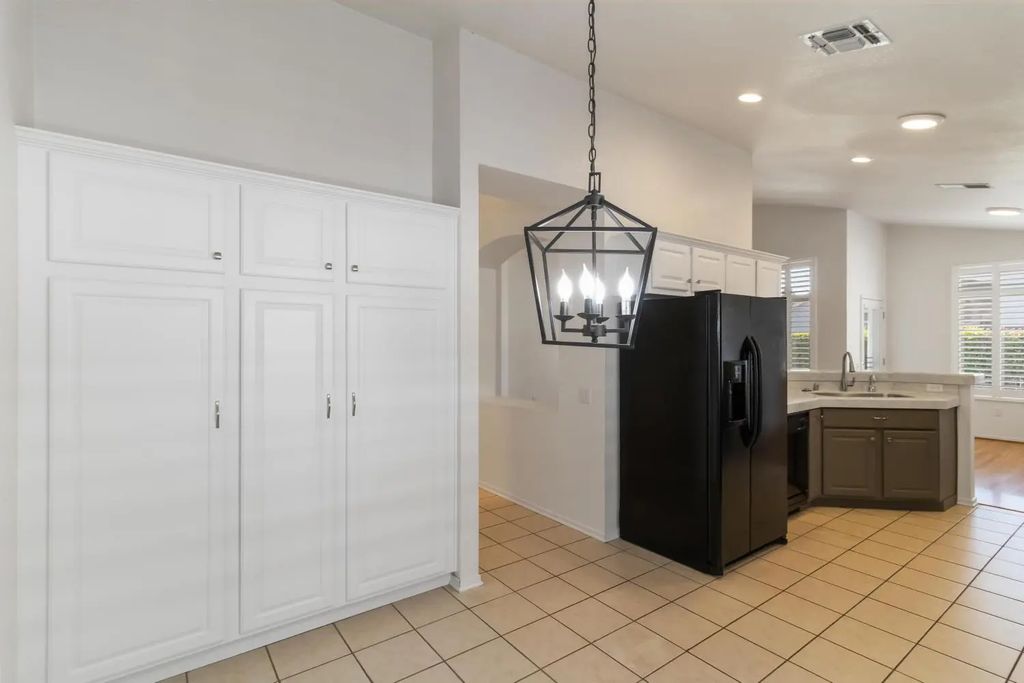 5073 Whiteclover Lane, Roseville