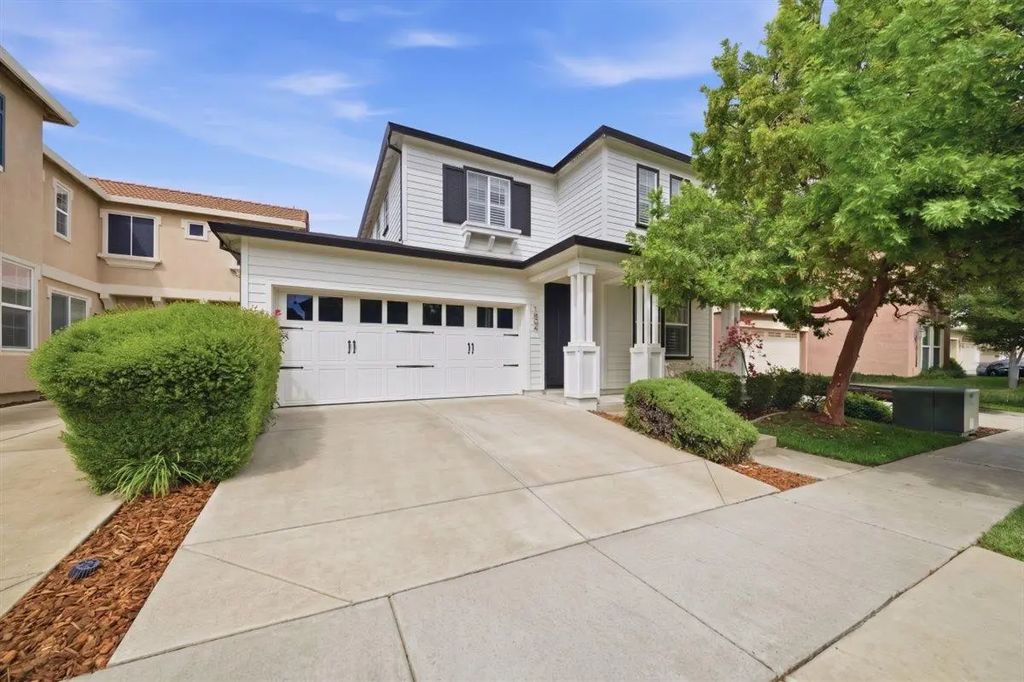 1904 Glenmark Way, Roseville