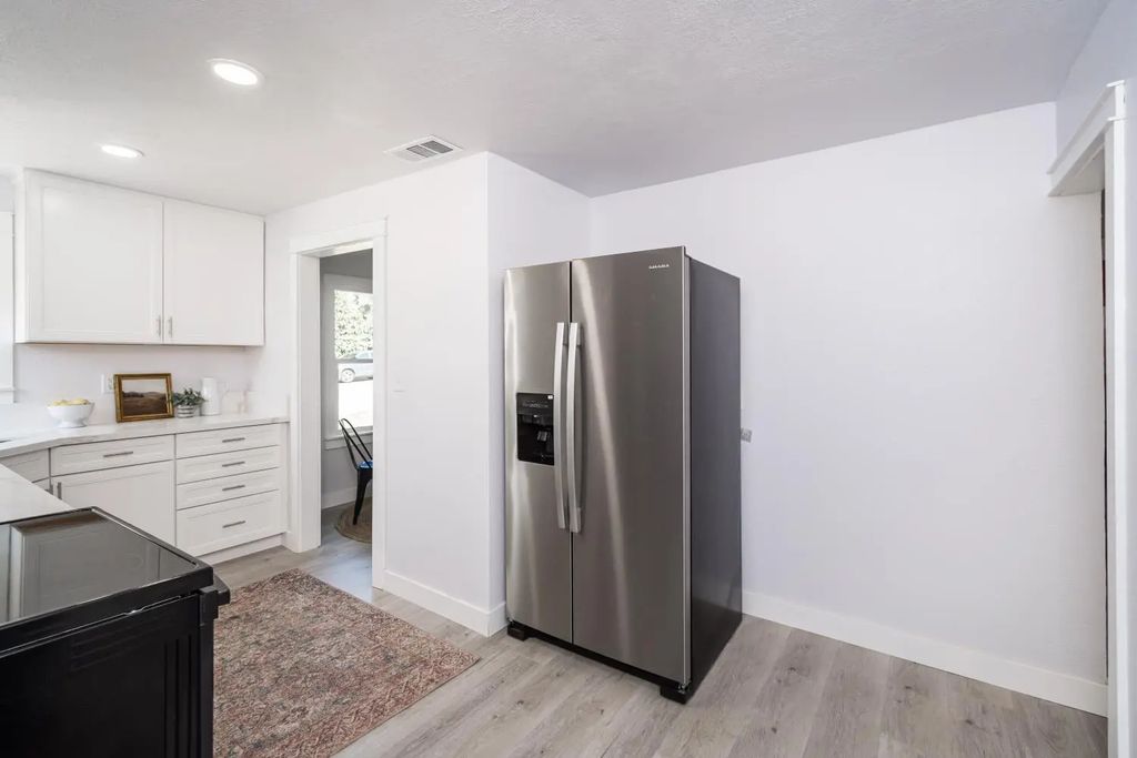 6118 Filbert Avenue, Orangevale