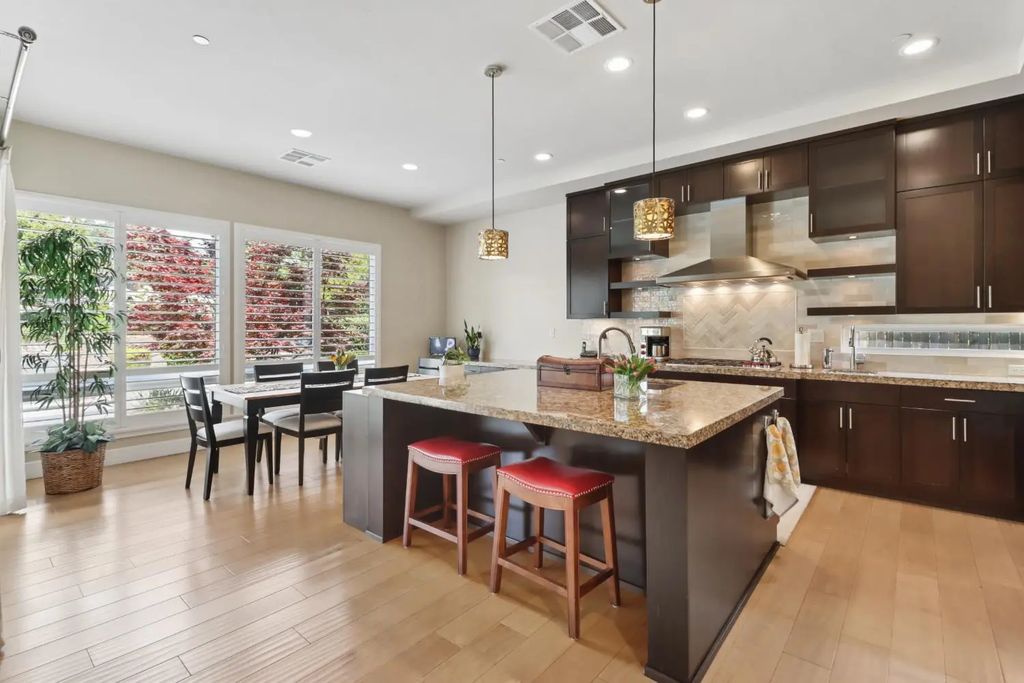 3545 Serramont Court, Carmichael