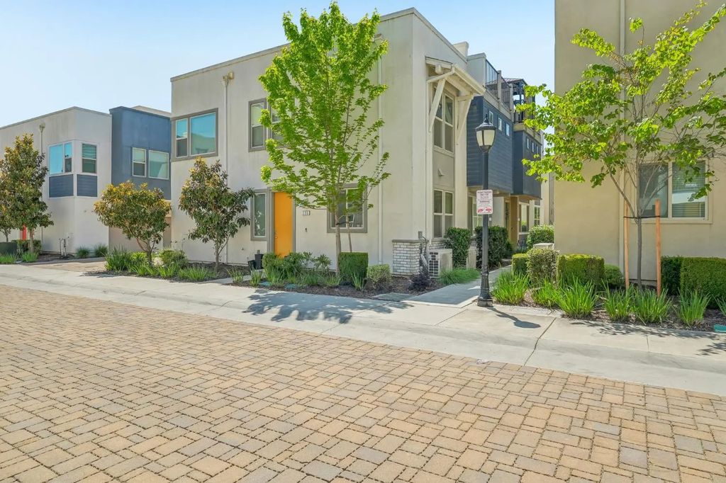 228 Box Lane, Sacramento