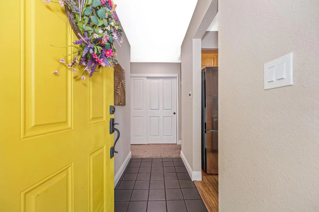 9368 Nevins Way, Orangevale